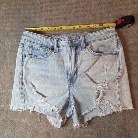 Old Navy Pants - Old Navy OG Straight Women's Light Wash Cut Off Distressed Denim Shorts Size 4